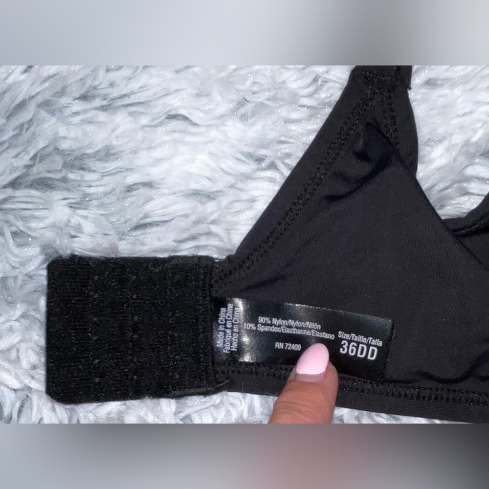 36DD Wirefree Bra Bundle of two 1 Black and 1 Nude - Picture 9 of 9